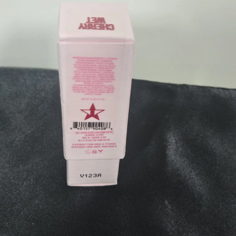 Jeffree Star Velvet Cherry Wet Lipstick